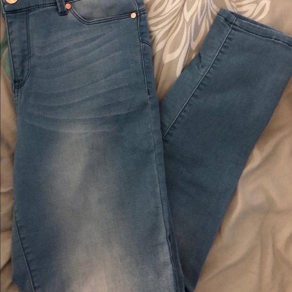 NWOT BY JUICY COUTURE!!!!!!  STRAIGHT LEG JEANS - Picture 4 of 6